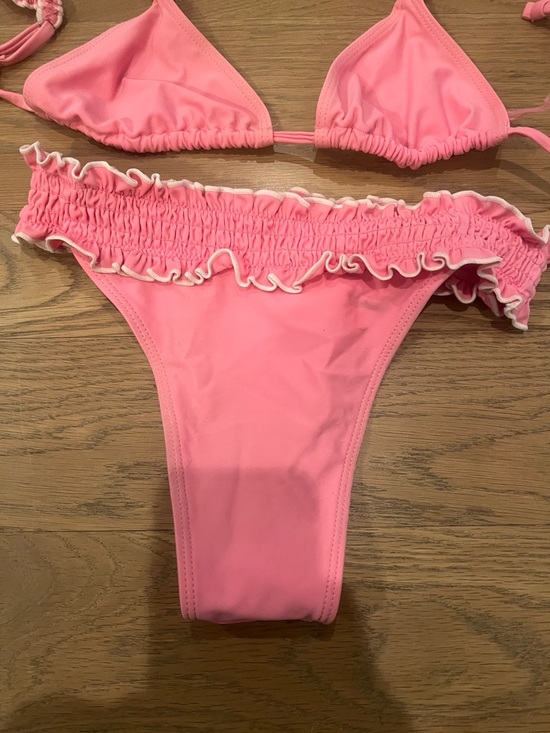Pink Ruffled Two-Piece Bikini Set - Picture 2 of 3